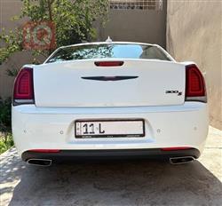 کرایسلەر 300